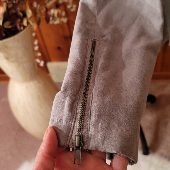 Jacket - Picture 6 of 8